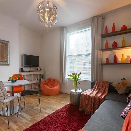The Wanderlust - 1 Bedroom Apartment L Sleeps 4 With Sofa Bed L Prime Location Plus Free Wifi L Perfect For Business & Leisure Travelers L 15Percent Off Weekly & 20Percent Off Monthly Stays! London Luaran gambar