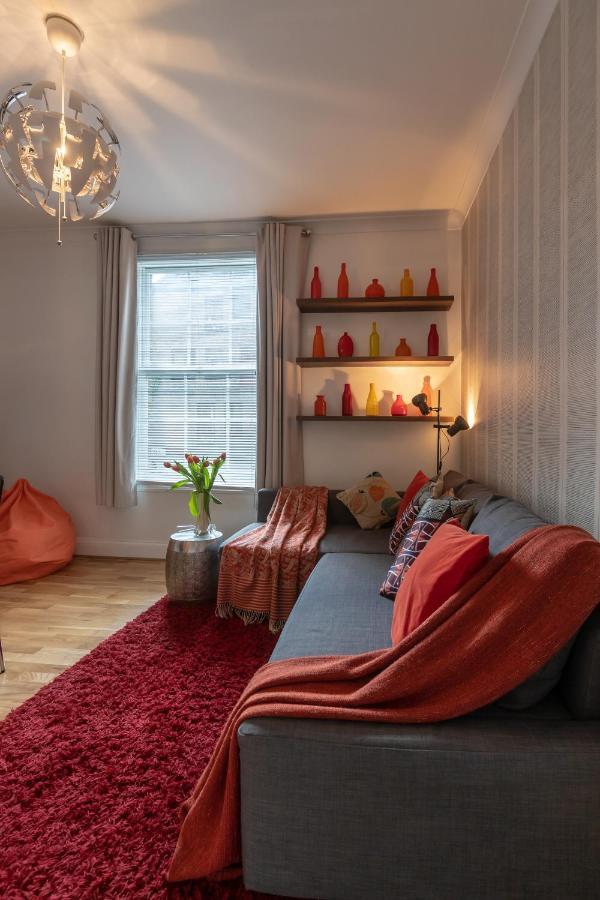 The Wanderlust - 1 Bedroom Apartment L Sleeps 4 With Sofa Bed L Prime Location Plus Free Wifi L Perfect For Business & Leisure Travelers L 15Percent Off Weekly & 20Percent Off Monthly Stays! London Luaran gambar