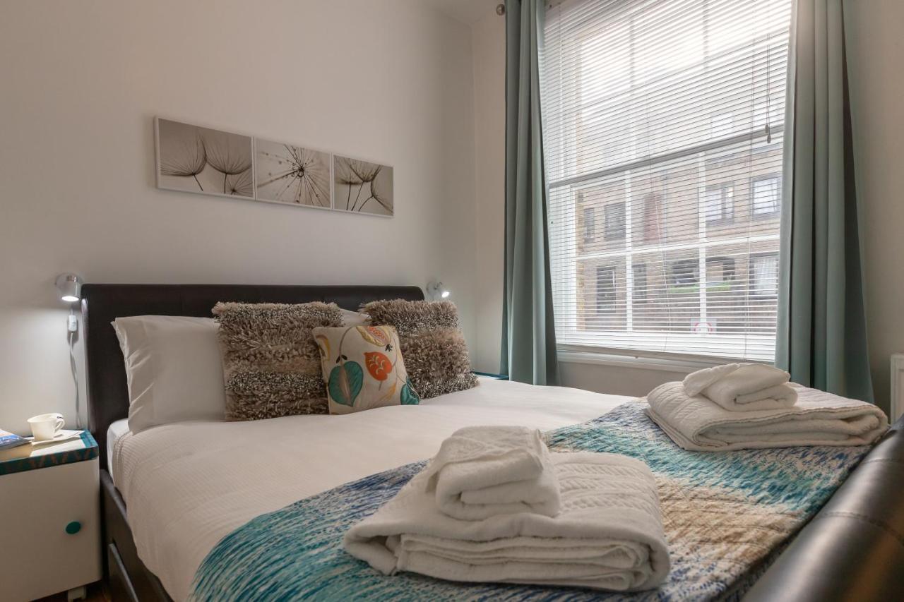 The Wanderlust - 1 Bedroom Apartment L Sleeps 4 With Sofa Bed L Prime Location Plus Free Wifi L Perfect For Business & Leisure Travelers L 15Percent Off Weekly & 20Percent Off Monthly Stays! London Luaran gambar